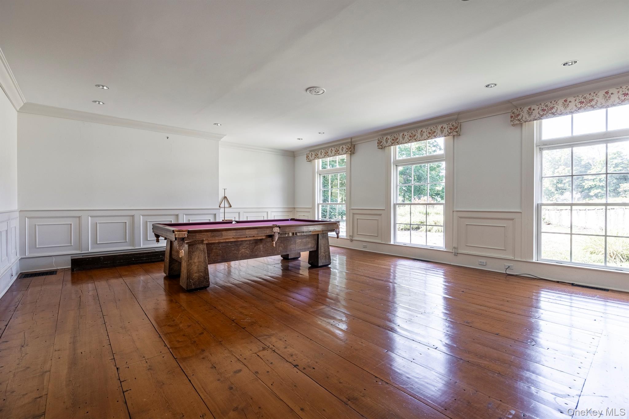 644-672 Tower Hill Road