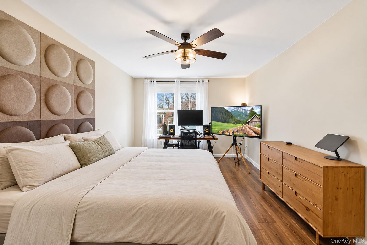 250 N Broadway 5B