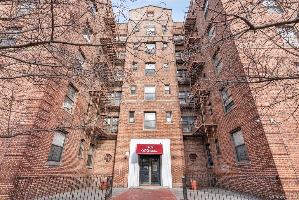 Photo of 33-38 Parsons Boulevard #6G, Flushing, NY 11354 (MLS # 948900)