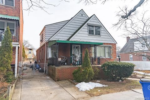 Photo of 47-49 194th Street, Flushing, NY 11358 (MLS # 966659)