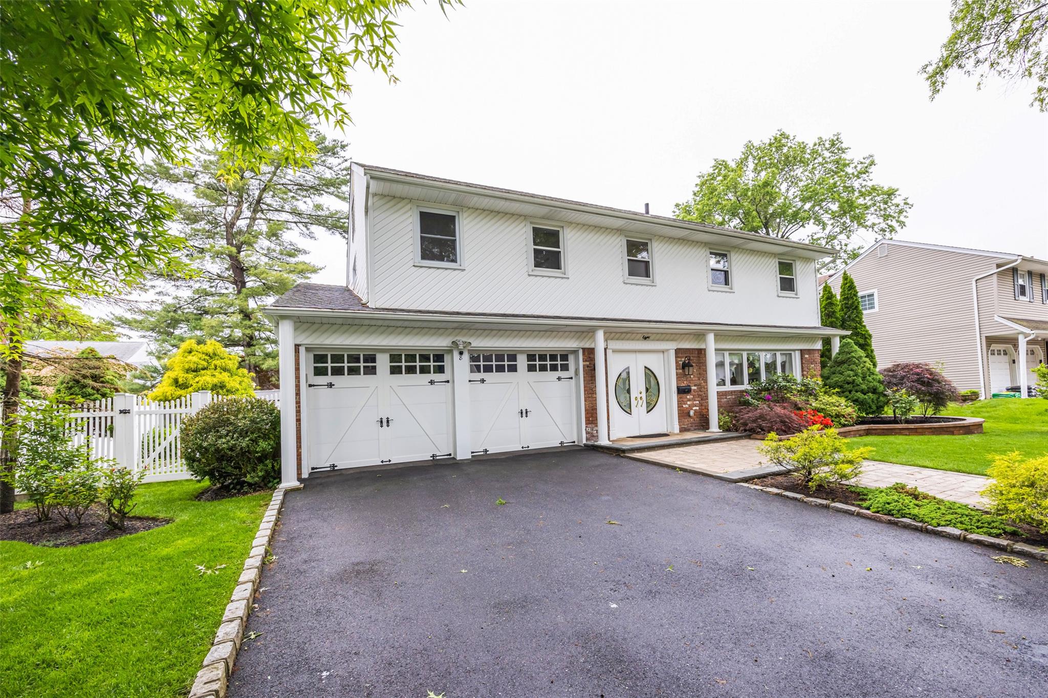 8 Marietta Drive, Westbury, New York image 2