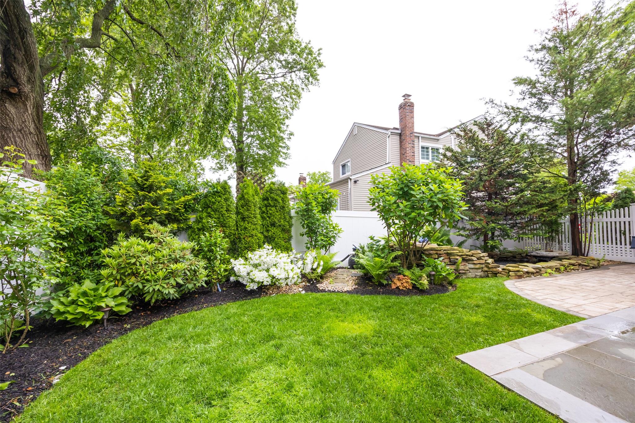 8 Marietta Drive, Westbury, New York image 5