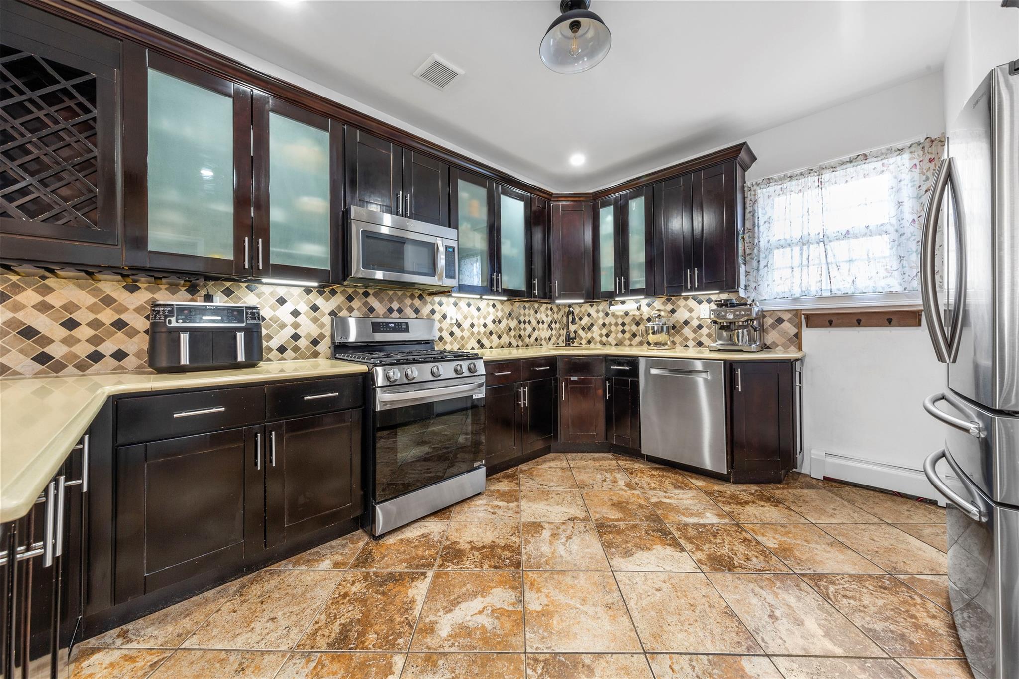 92-19 178th Street, Jamaica, New York image 5