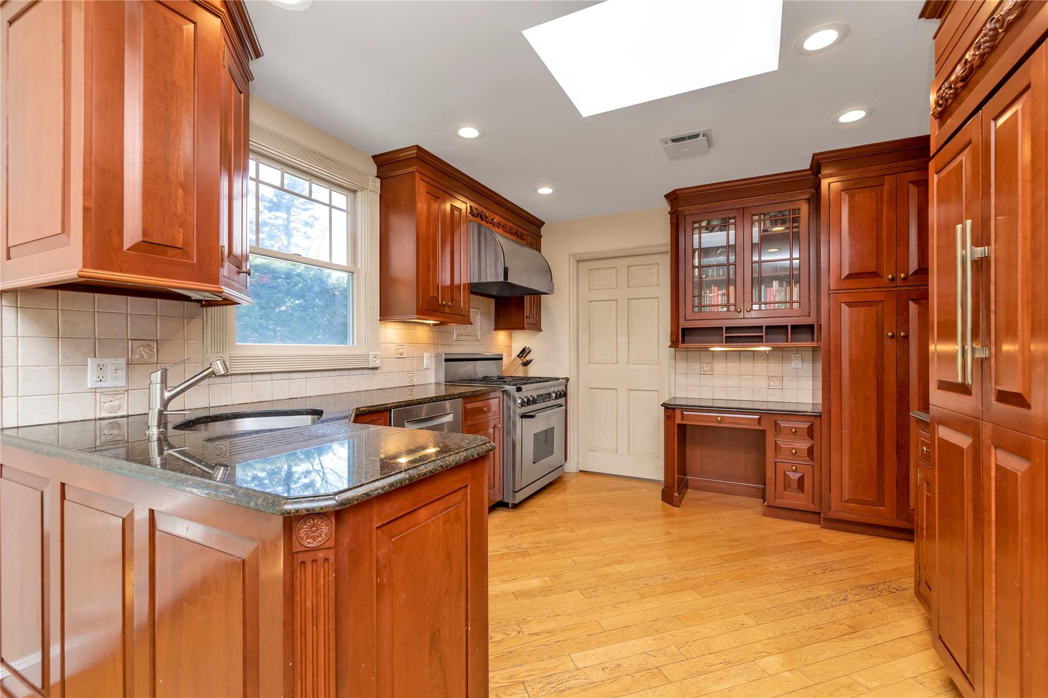 21 Chestnut Avenue, Glen Head, New York image 14