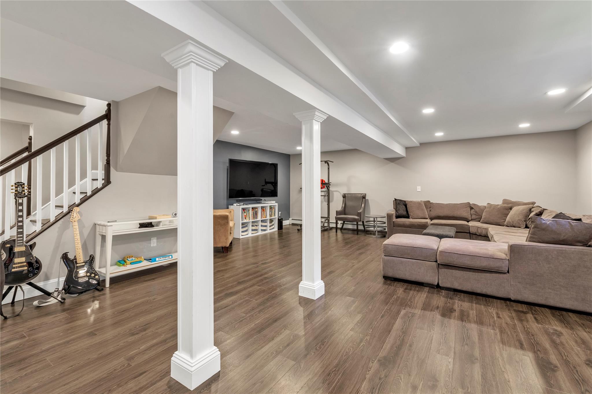 21 Chestnut Avenue, Glen Head, New York image 24