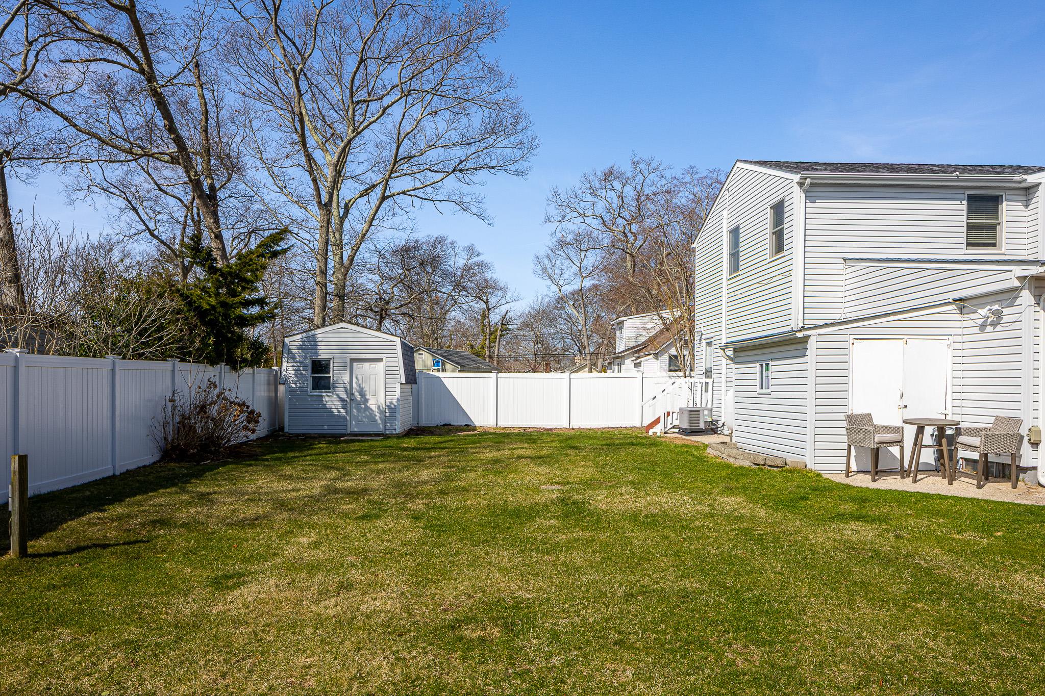 40 Fry Boulevard, Patchogue, New York image 25