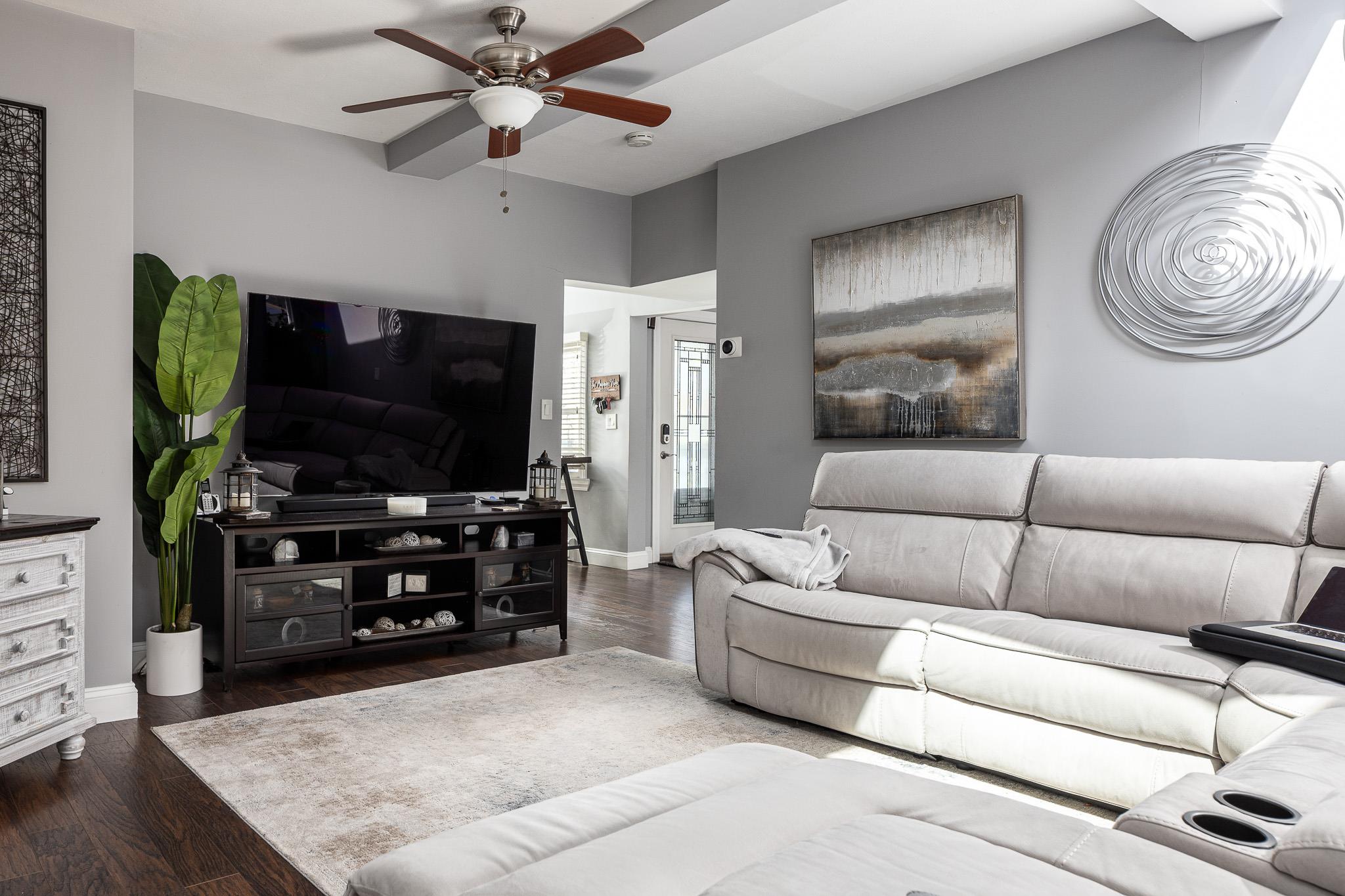 40 Fry Boulevard, Patchogue, New York image 6