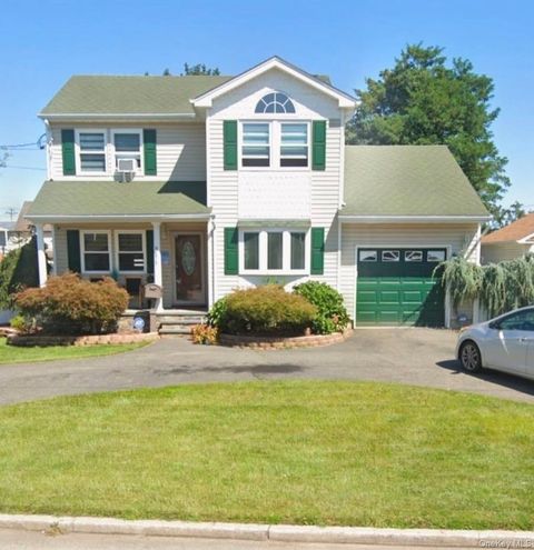 811 County Line Road Amityville NY 11701