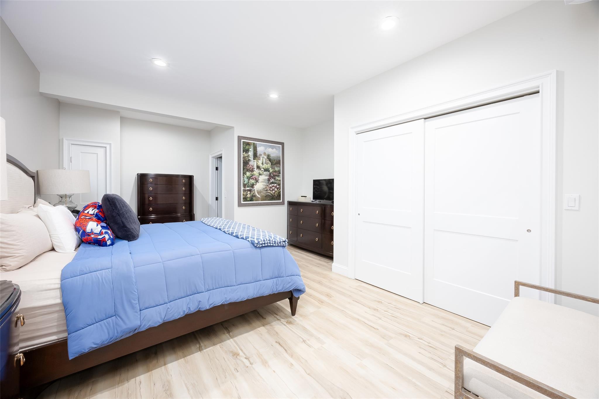 82101 Spruce Pond Circle #82101, Plainview, New York image 35