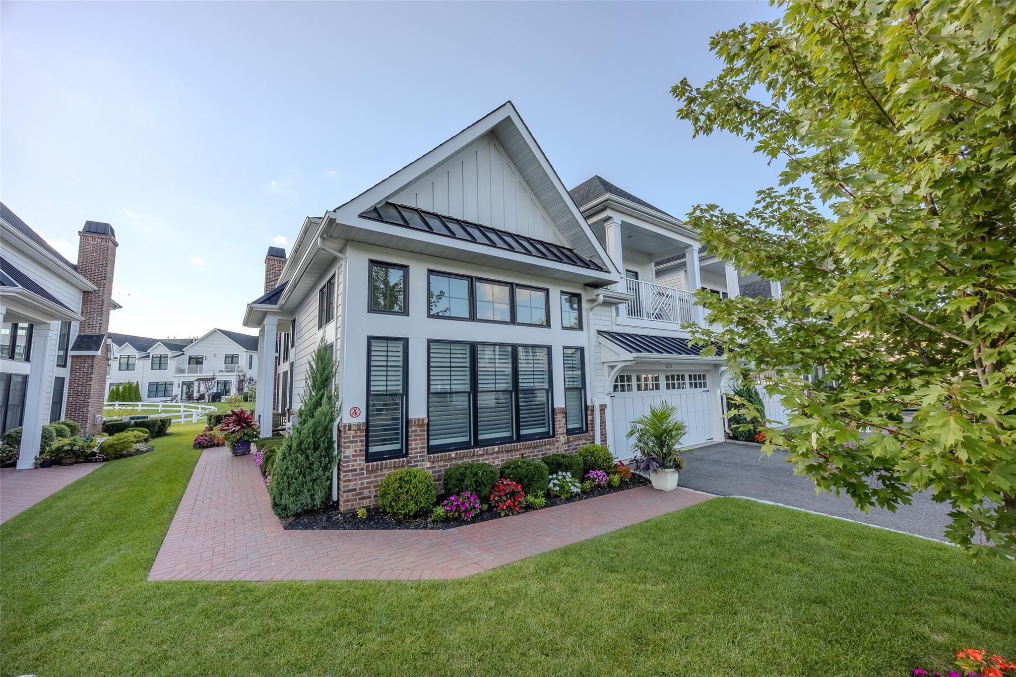 82101 Spruce Pond Circle #82101, Plainview, New York image 3
