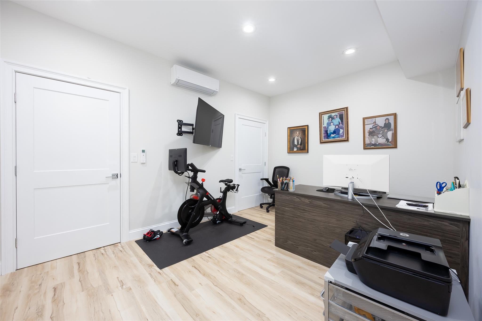 82101 Spruce Pond Circle #82101, Plainview, New York image 38