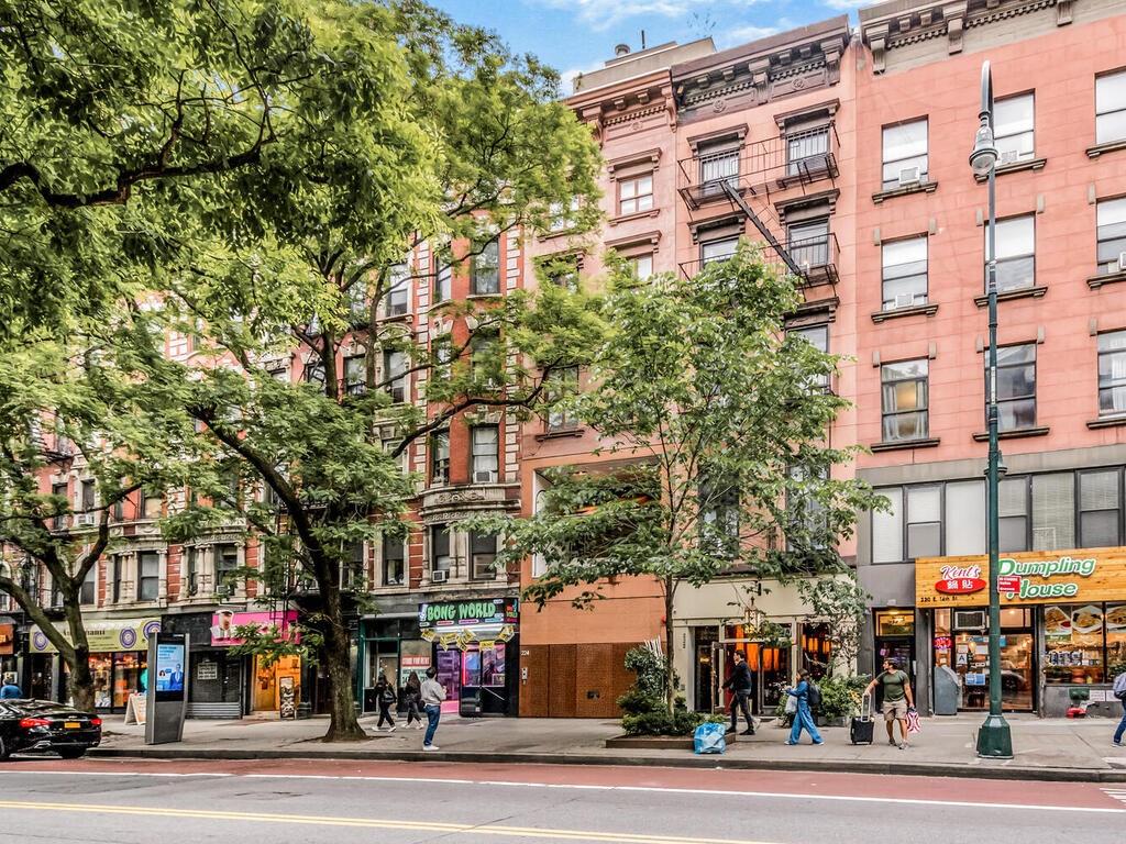 224 E 14th Street 1