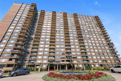 Photo for 166-25 powells cove Boulevard 17G