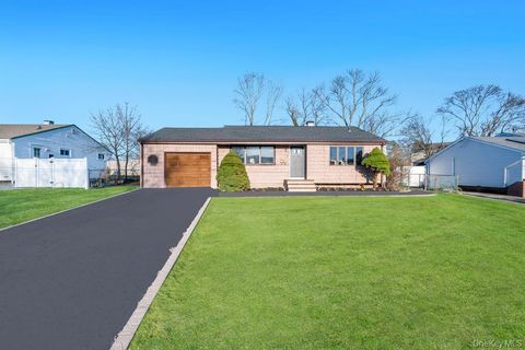 167 Westwood Drive Brentwood NY 11717