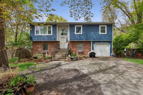 64 Giant Oak Road, Ridge, NY 11961 - MLS#: 998870