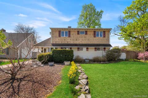 Homes For Sale - 2 Bent Lane<br/> Levittown, NY 11756