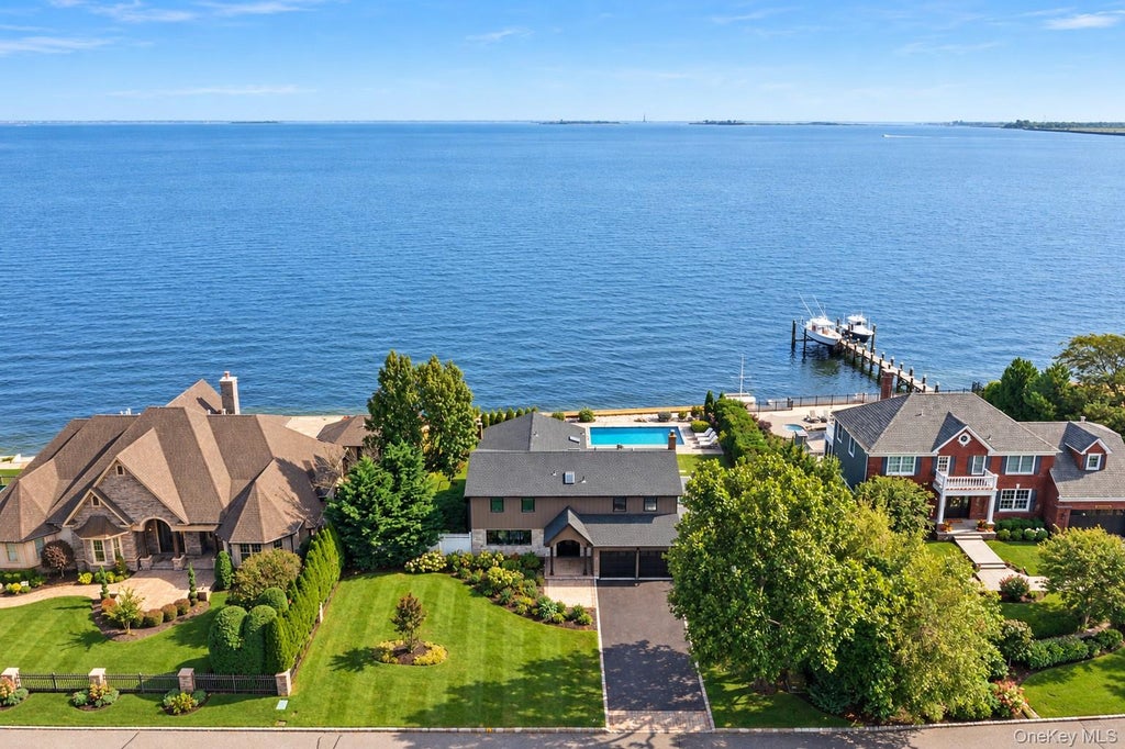 Photo of 8 Shoal Drive, West Islip, NY 11795 (MLS # 1058259)