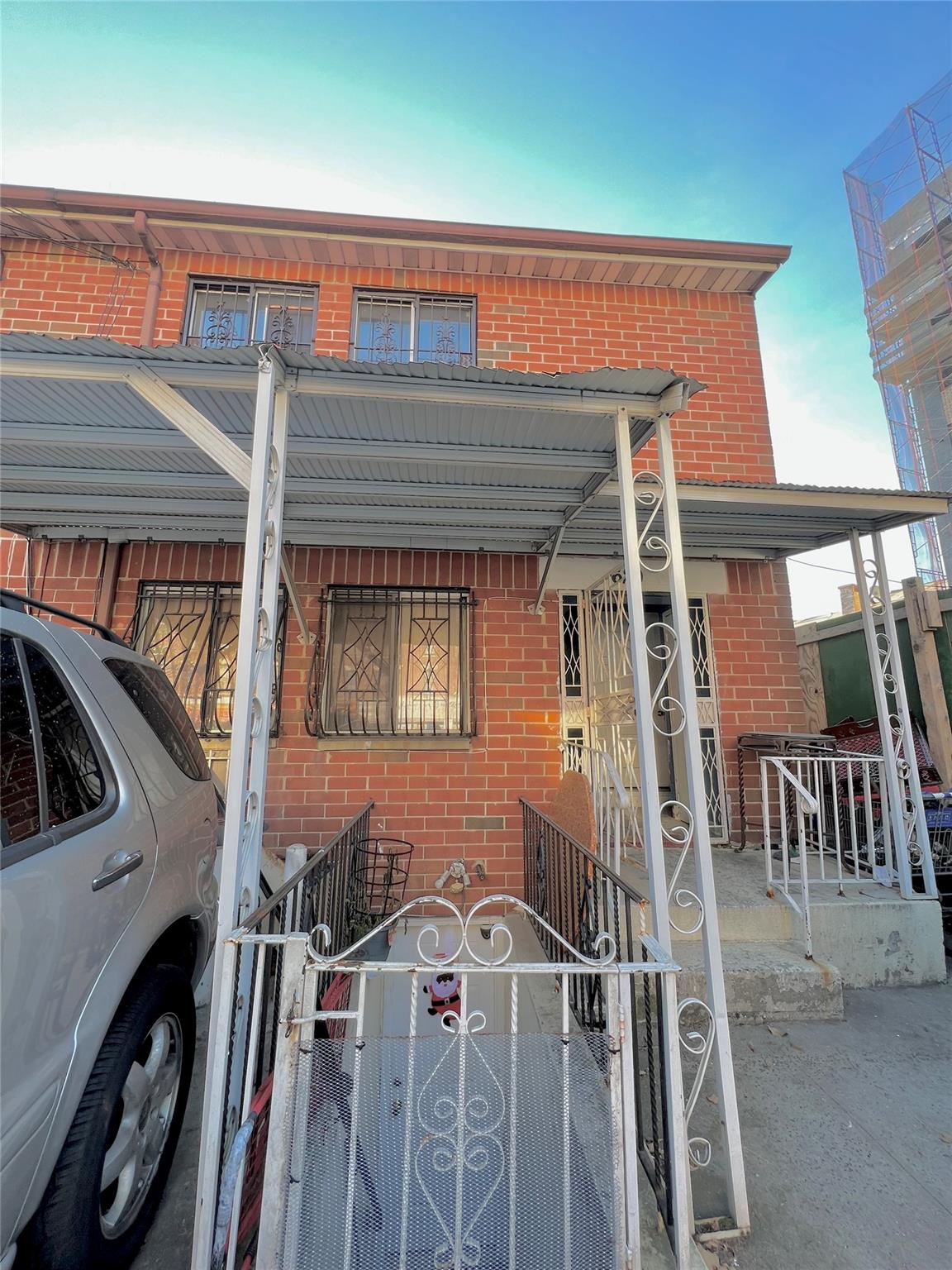 Property for Sale at E 182nd Street, Bronx, New York - Bedrooms: 6 
Bathrooms: 4 
Rooms: 12  - $699,000