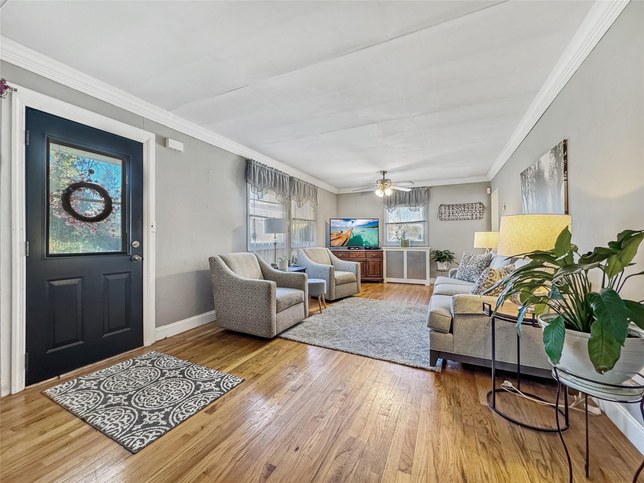 20 Elm Avenue, Glen Cove, New York image 4
