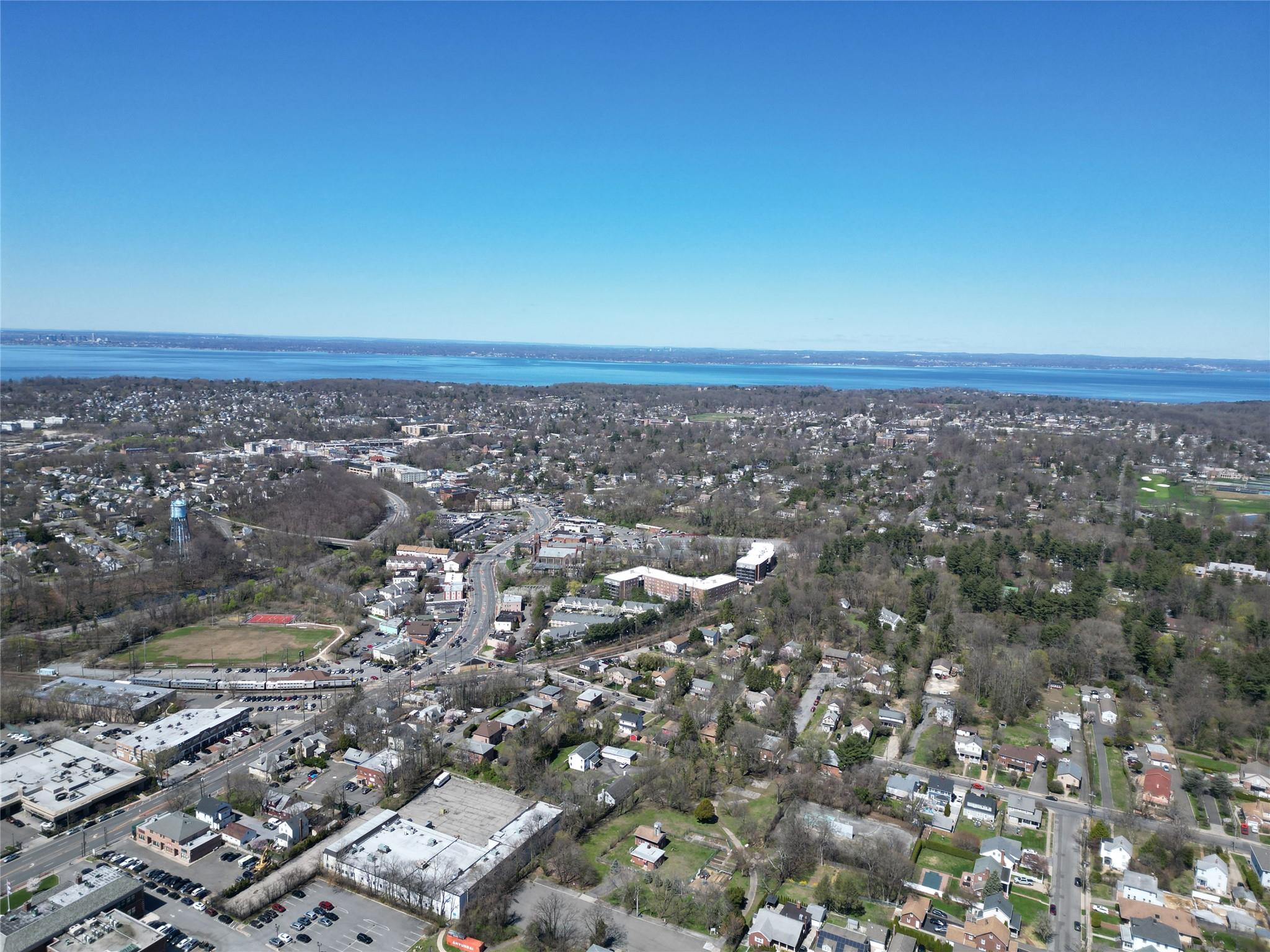 20 Elm Avenue, Glen Cove, New York image 22