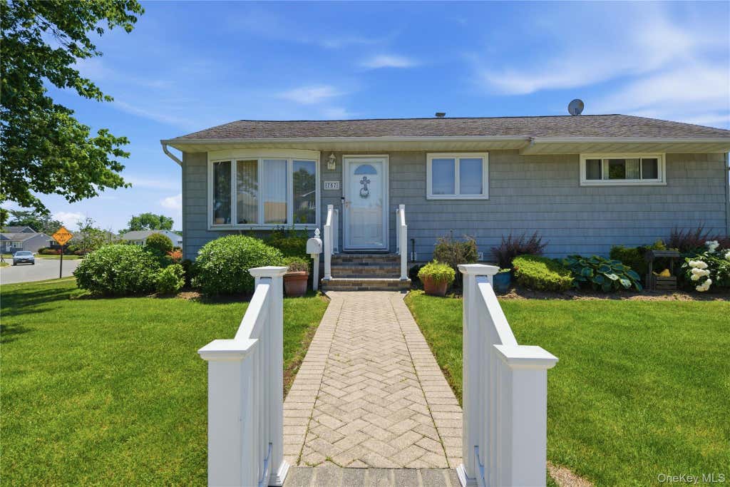 Photo of 757 Anderson Avenue, Franklin Square, NY 11010 (MLS # 1027488)