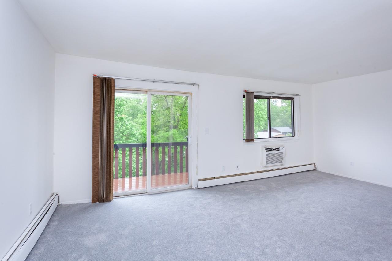 250 Coachlight Square #BUILDING 6 UNIT 250, Montrose, New York image 4