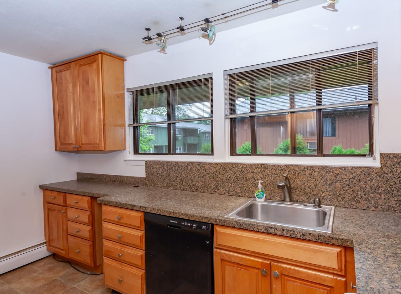 250 Coachlight Square #BUILDING 6 UNIT 250, Montrose, New York image 12