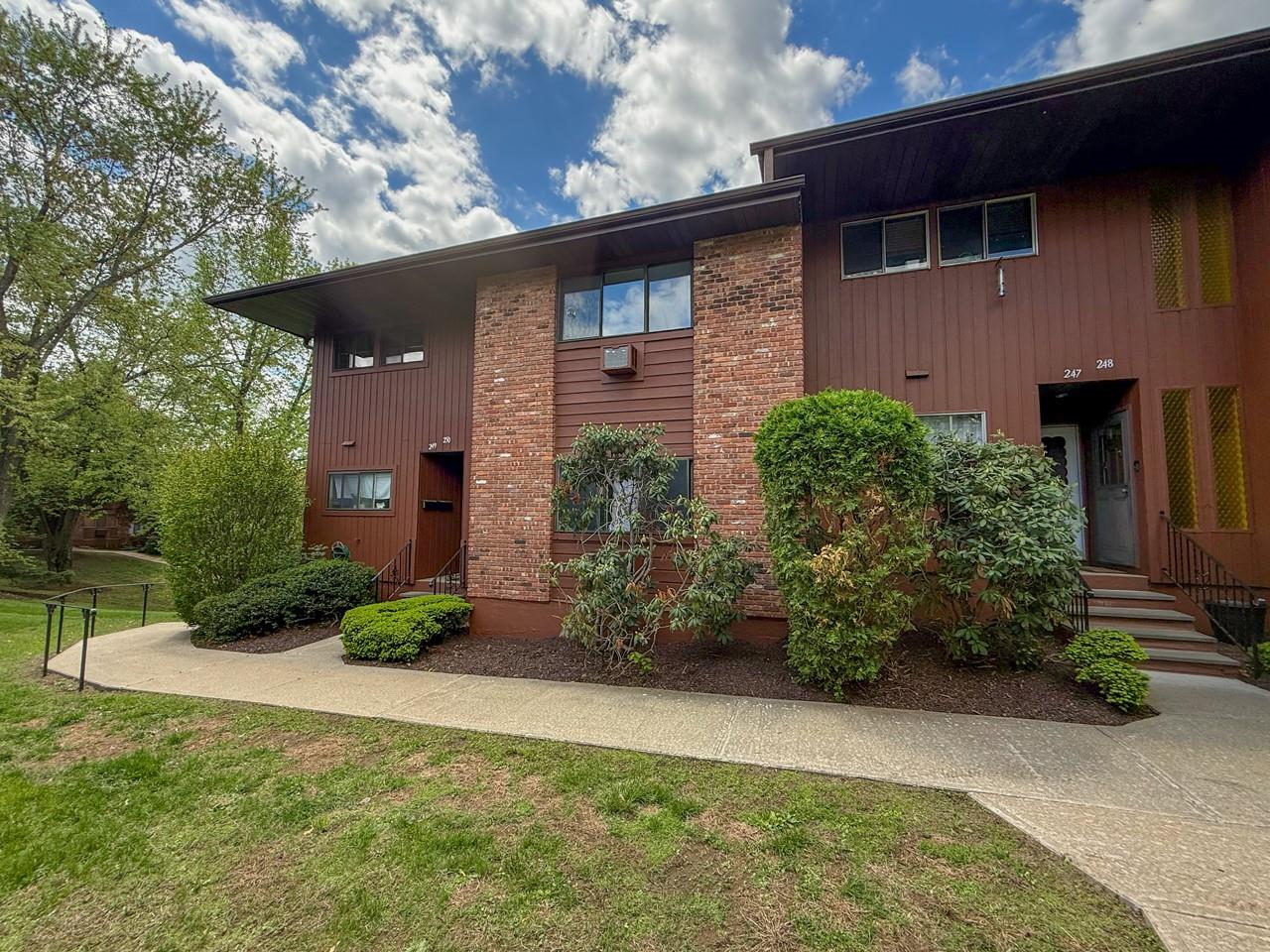 250 Coachlight Square #BUILDING 6 UNIT 250, Montrose, New York image 1