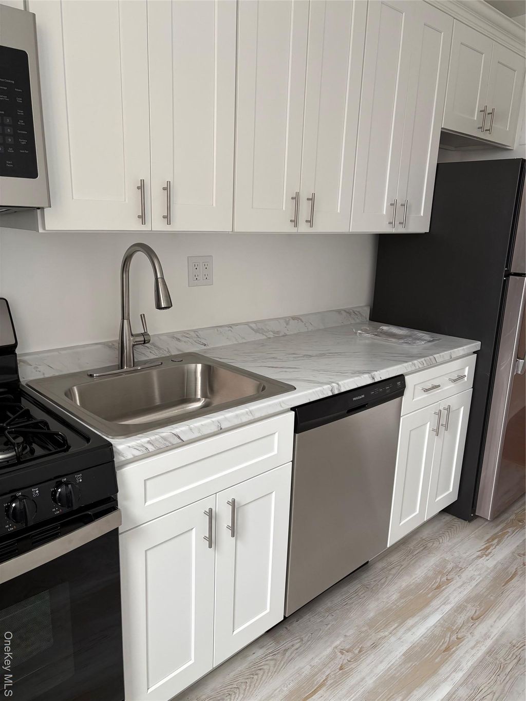 Photo of 24 Mulford Place #6A, Hempstead, NY 11550 (MLS # 963876)