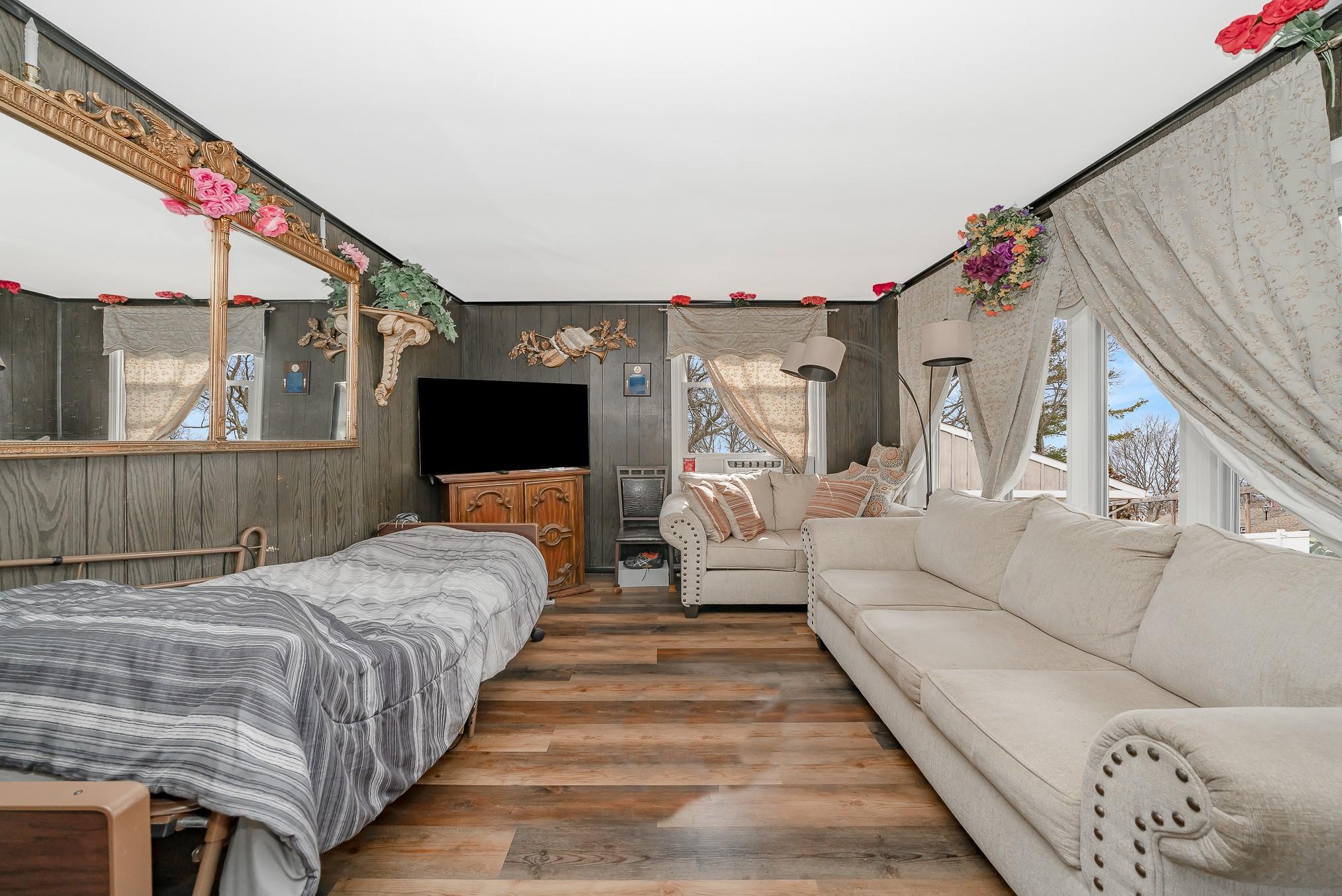 3 Beta Drive, Amityville, Florida image 3