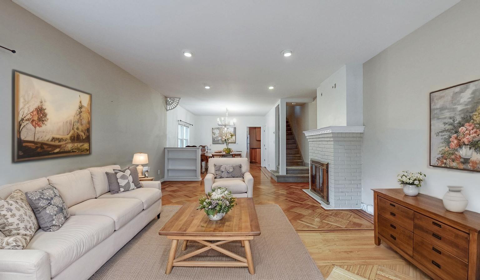 70-47 Manse Street, Forest Hills, New York image 2