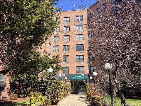 Photo of 100-25 Queens Boulevard #3JJ, Forest Hills, NY 11375 (MLS # 977515)