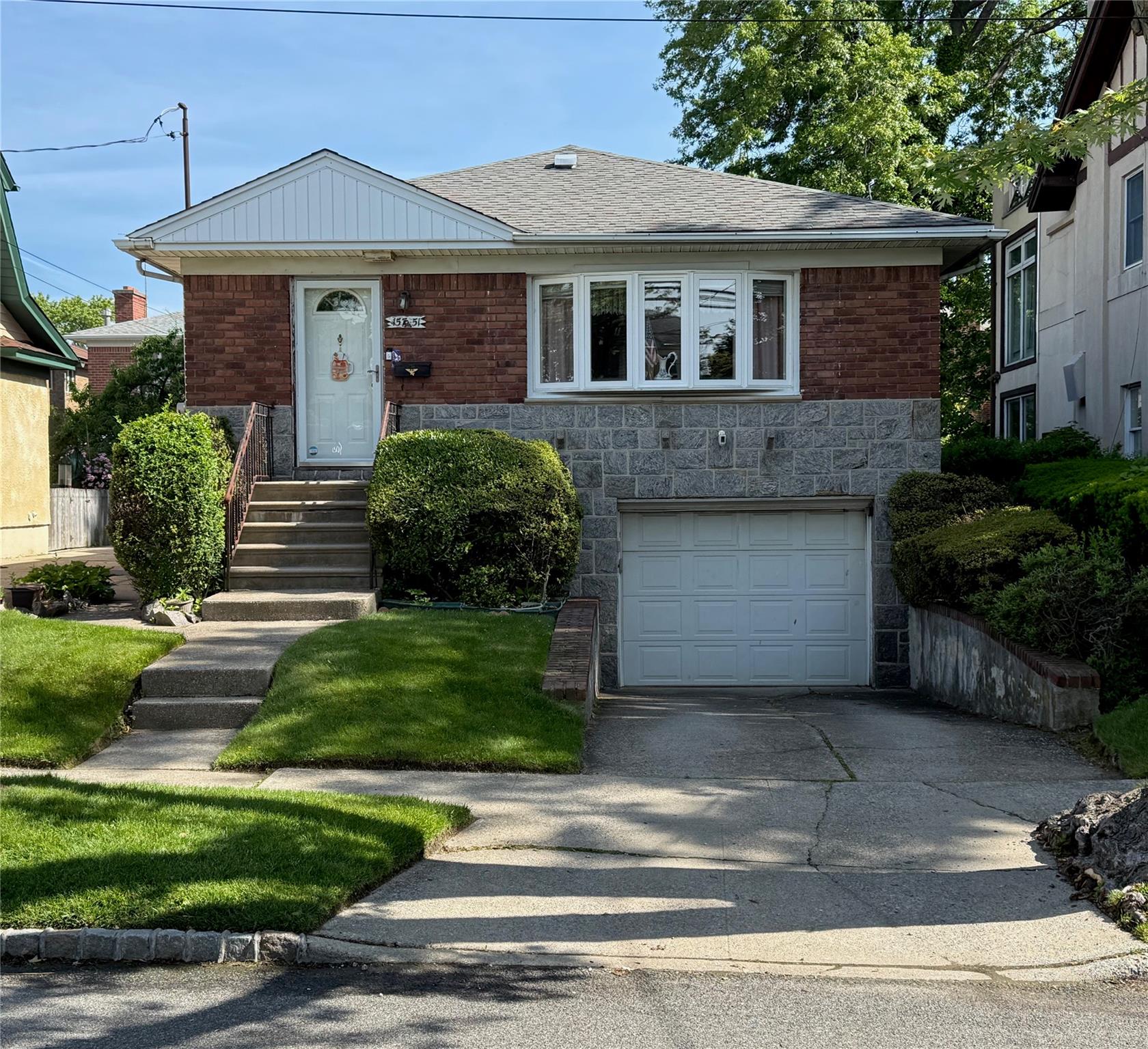 Property for Sale at 12th Road, Whitestone, Queens, NY - Bedrooms: 3 
Bathrooms: 2 
Rooms: 10  - $989,000