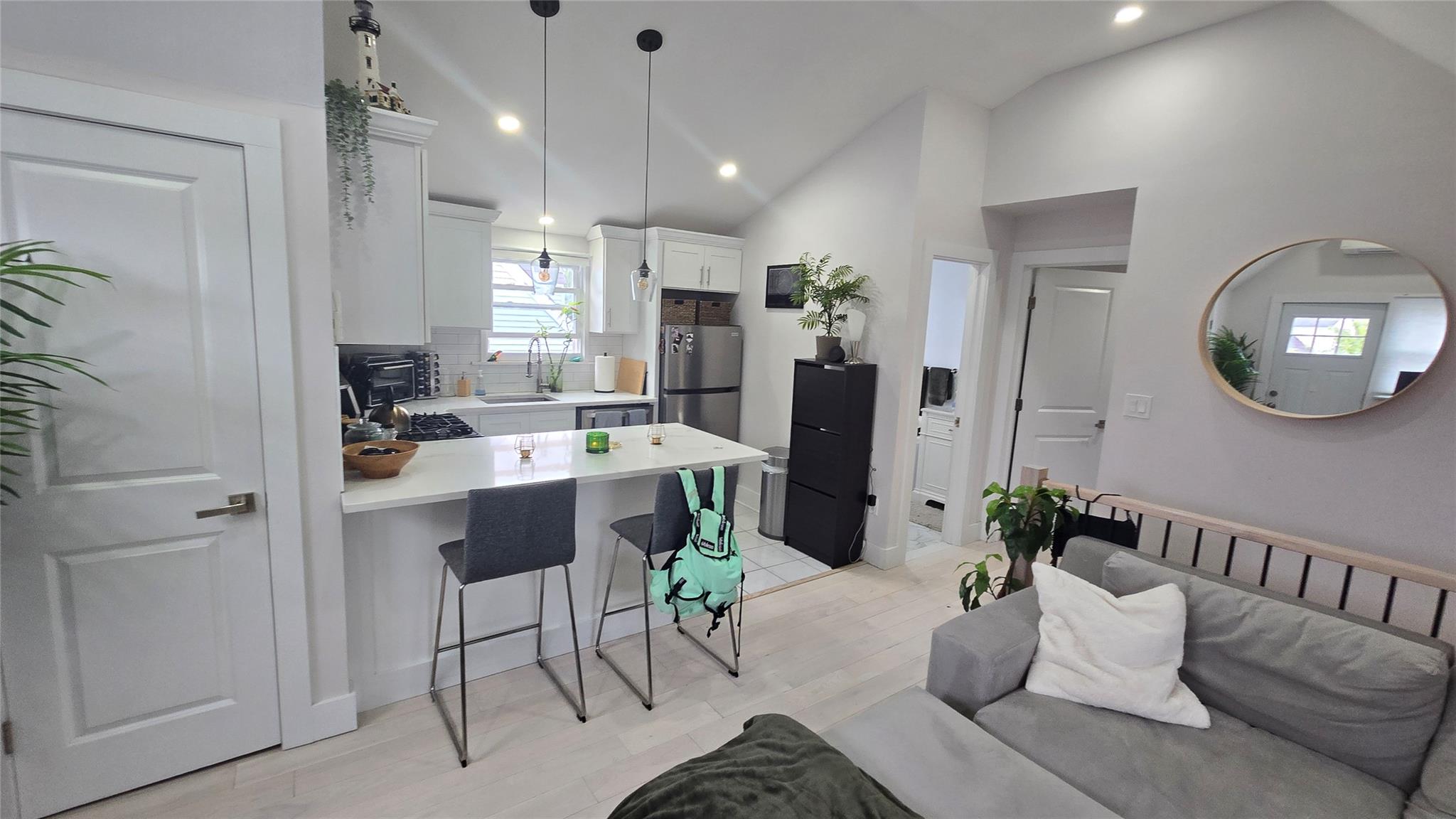 East Rockaway, New York 11518, United States, 1 Bedroom Bedrooms, ,1 BathroomBathrooms,Residential,Active,149151