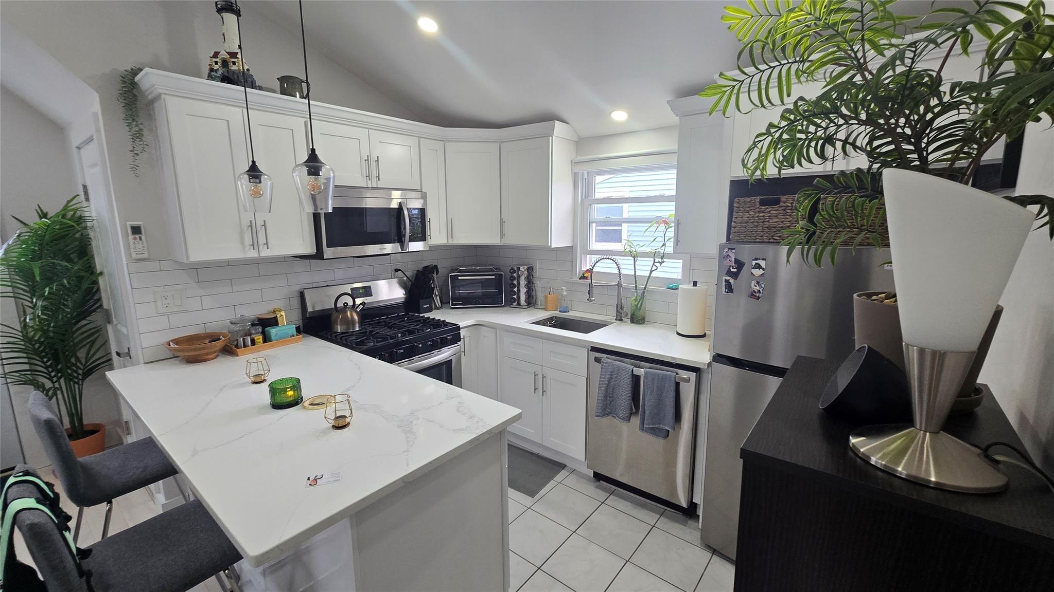 East Rockaway, New York 11518, United States, 1 Bedroom Bedrooms, ,1 BathroomBathrooms,Residential,Active,149151