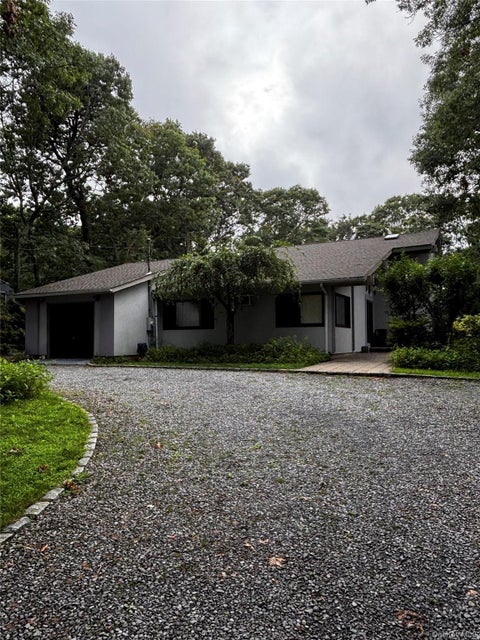 Homes For Sale - 17 Columbine Ave<br/> Hampton Bays, NY 11946