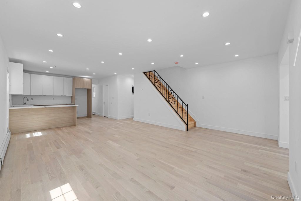 Photo of 13764 Westgate Street, Springfield Gardens, NY 11413 (MLS # 1014629)