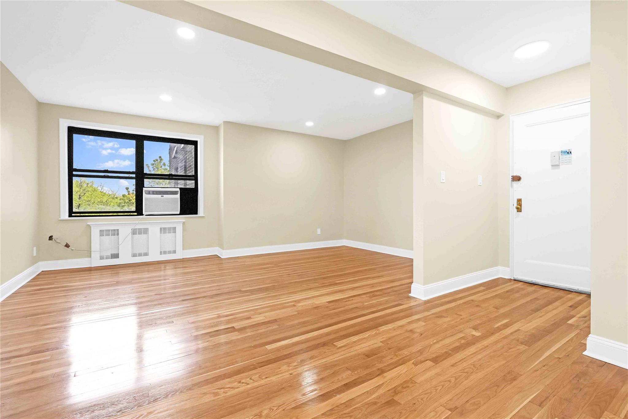 Property for Sale at Union Street 6B, Flushing, Queens, NY - Bedrooms: 3 
Bathrooms: 1 
Rooms: 6  - $458,000