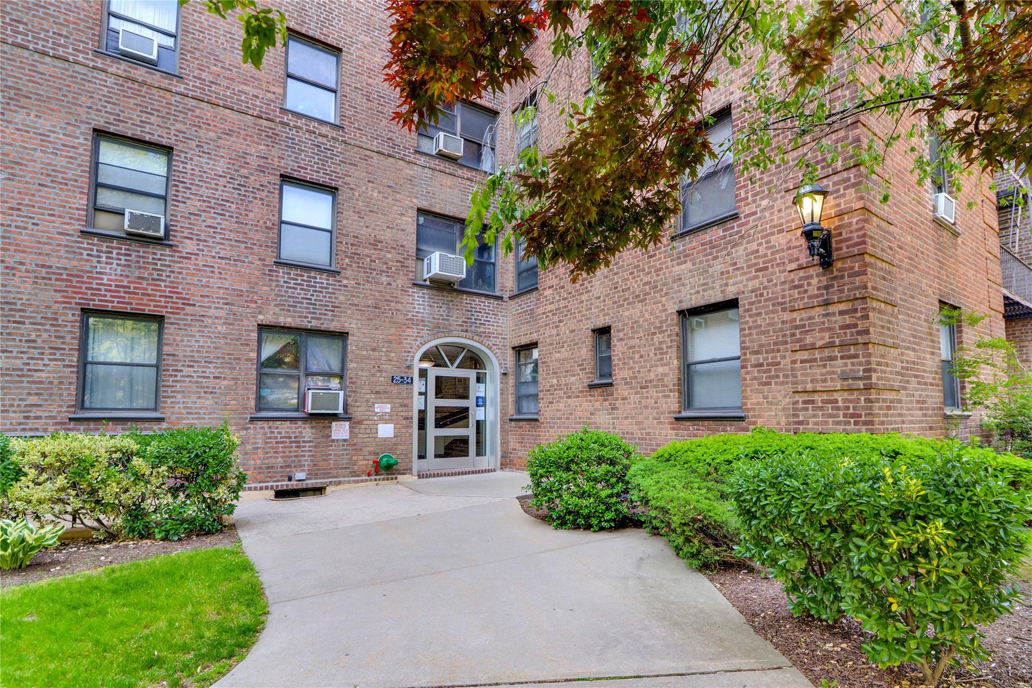 Property for Sale at Union Street 6B, Flushing, Queens, NY - Bedrooms: 3 
Bathrooms: 1 
Rooms: 6  - $458,000