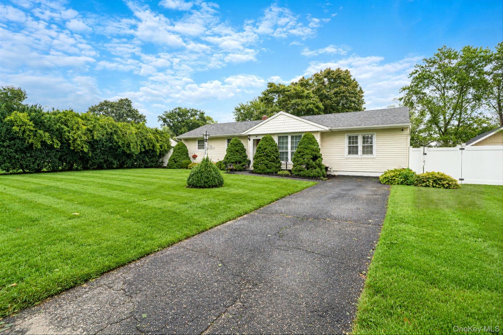 Photo of 2909 Connecticut Avenue, Medford, NY 11763 (MLS # 1057669)