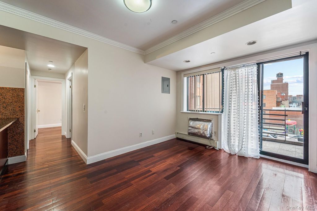 Photo of 4105 College Point Boulevard #5C, Flushing, NY 11355 (MLS # 945126)