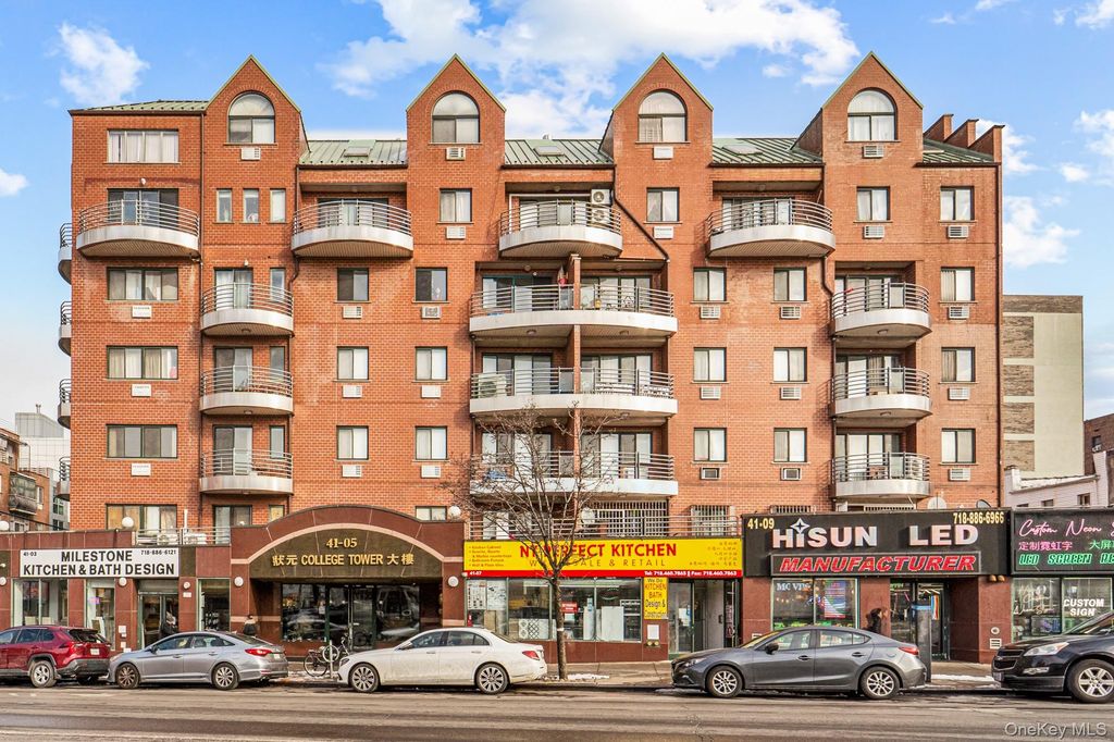 Photo of 4105 College Point Boulevard #5C, Flushing, NY 11355 (MLS # 945126)