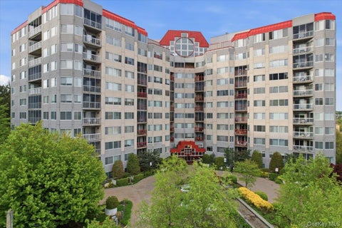 Condo For Sale - 10 Stewart Place #5HW<br/> White Plains, NY 10603