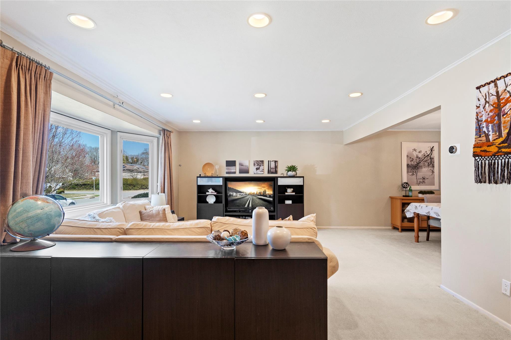 1 Stuart Drive, Syosset, New York image 6