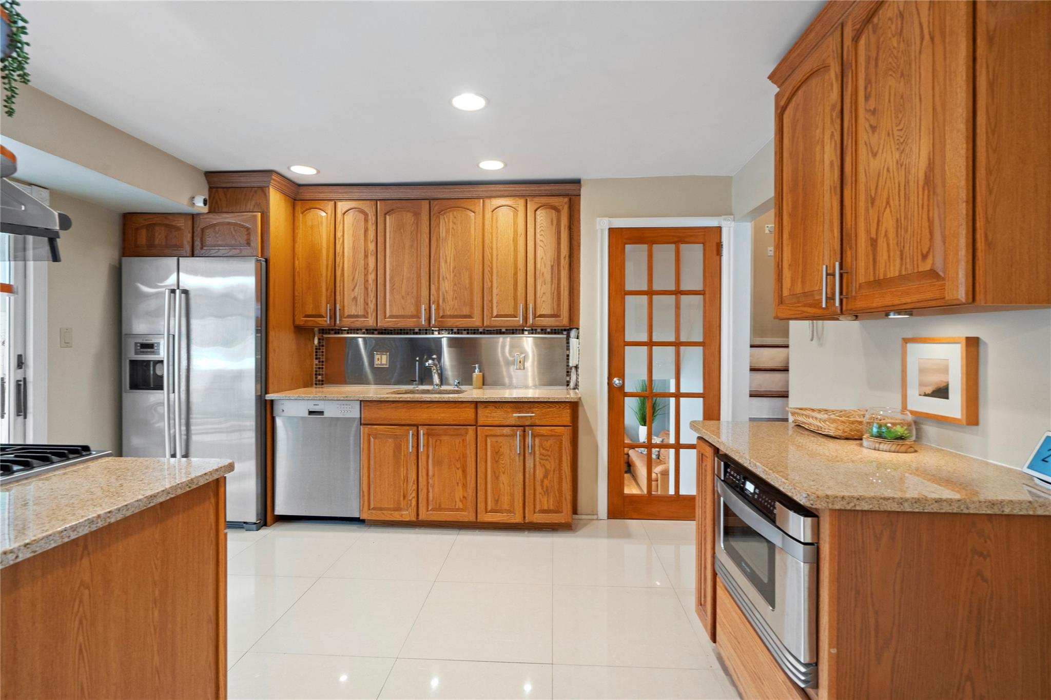 1 Stuart Drive, Syosset, New York image 12