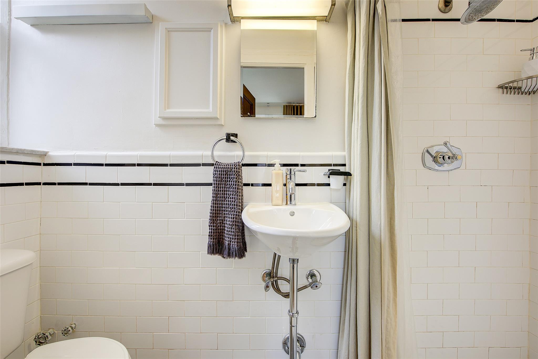35-27 76th Street #41, Jackson Heights, New York image 7