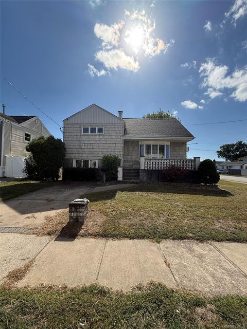 49 Noble Street North Babylon NY 11703