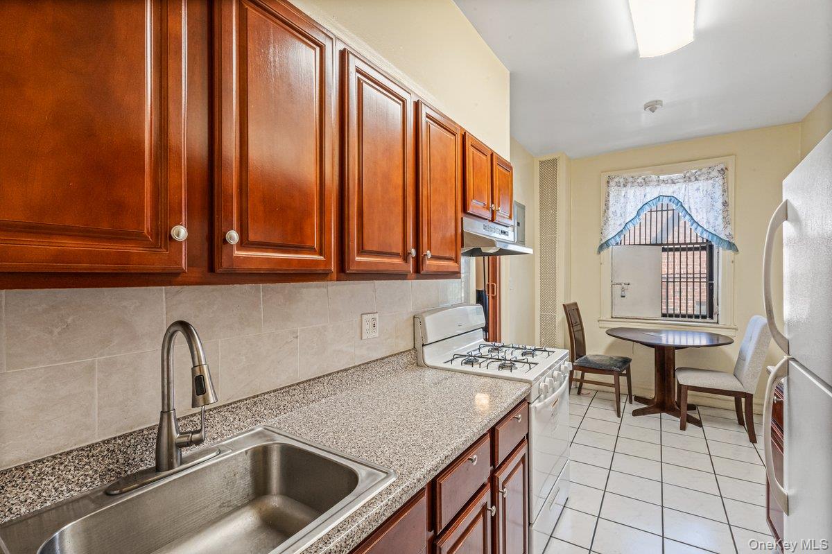 155-17 Sanford Ave 2