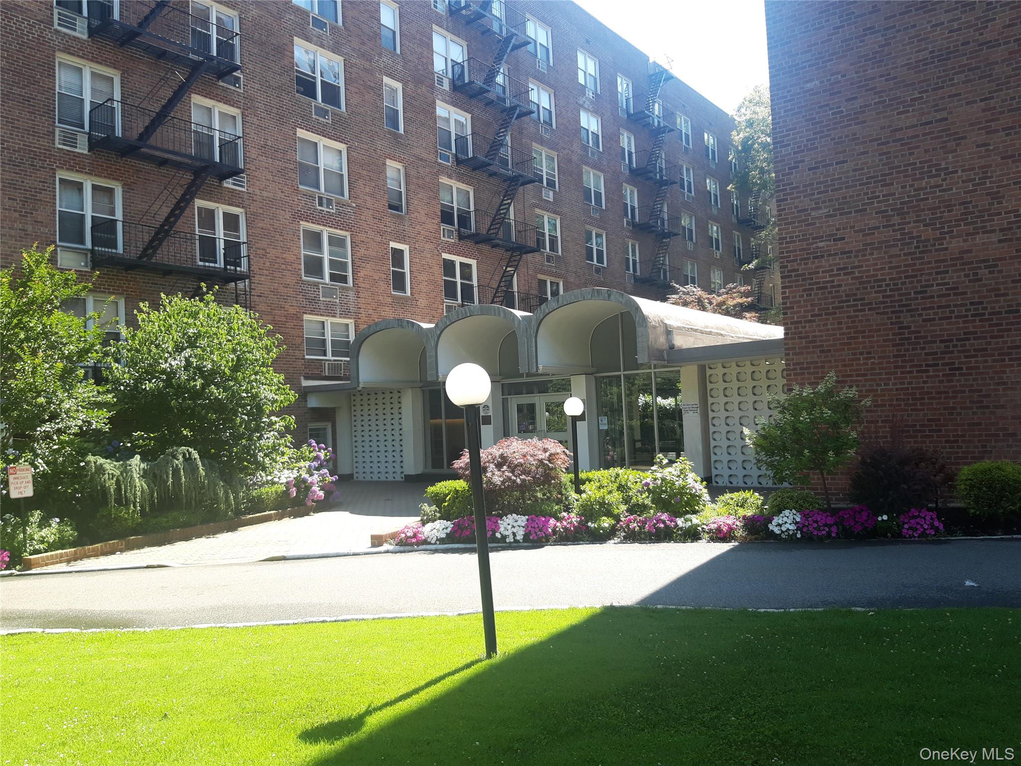 54-40 Little Neck Parkway 4M