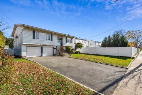 647 Seamans Neck Road Seaford NY 11783